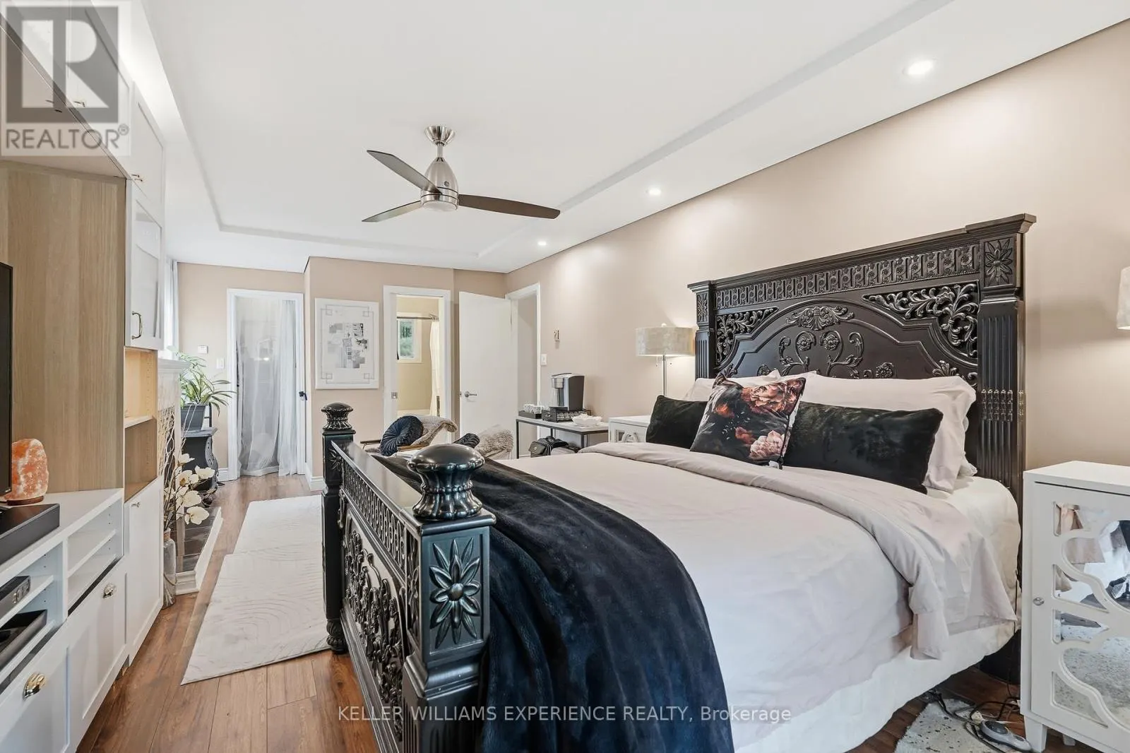 2 SEELEY COURT