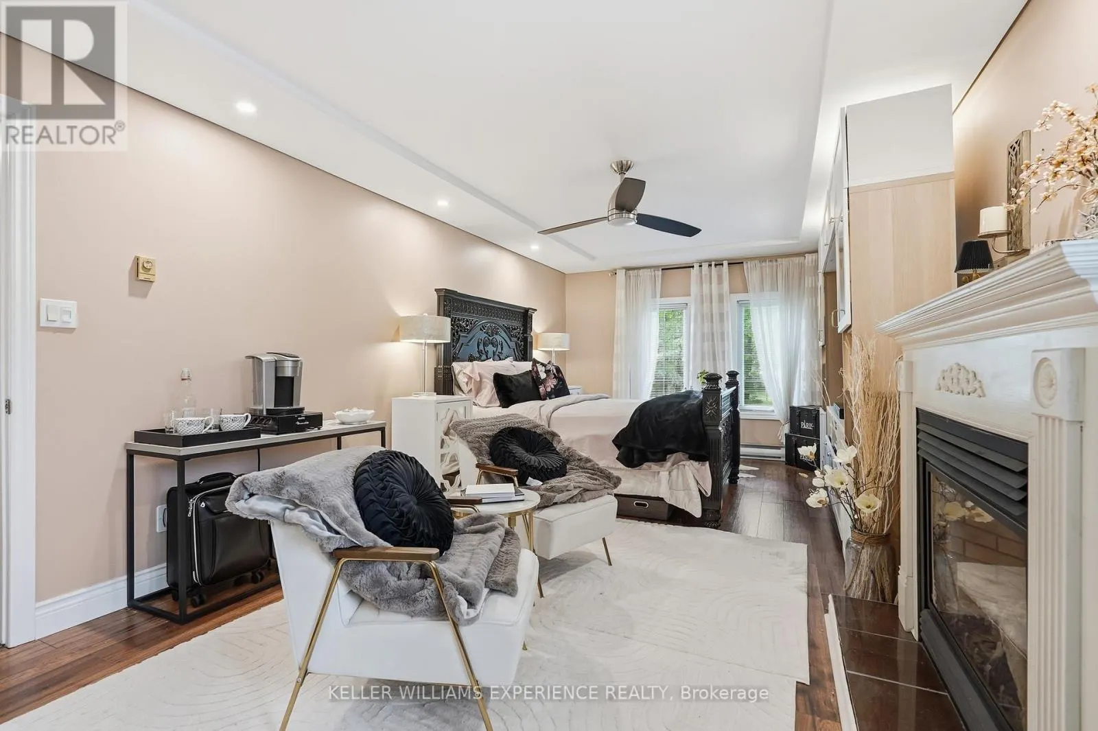 2 SEELEY COURT