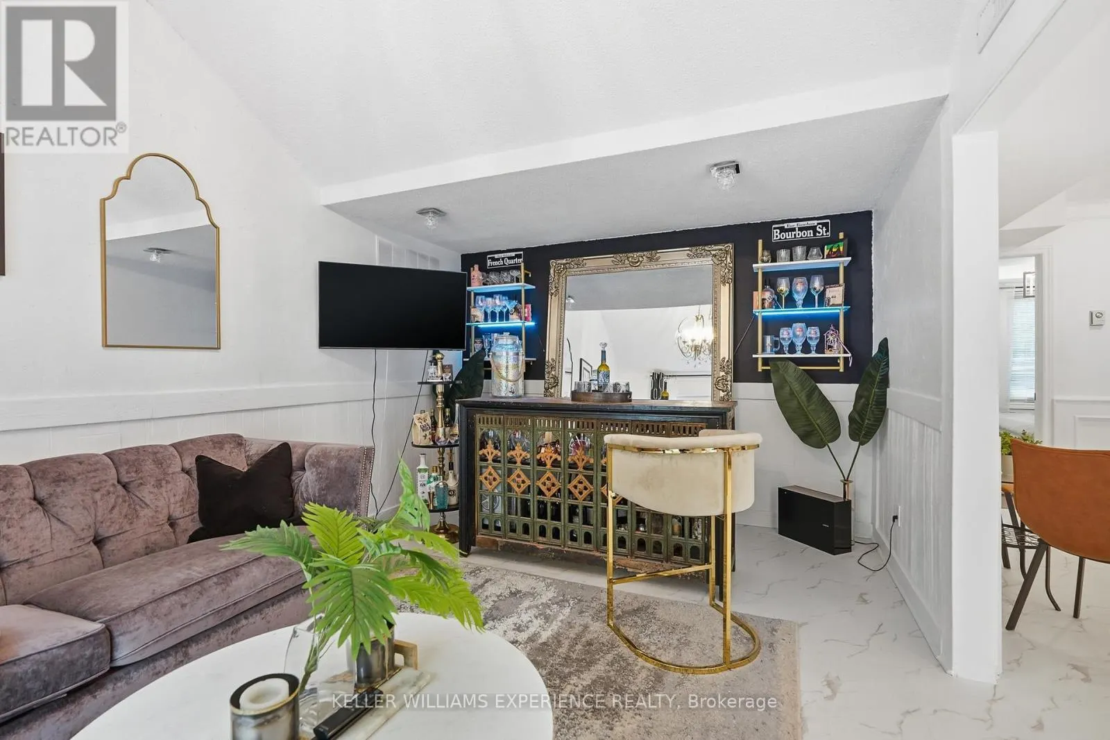 2 SEELEY COURT
