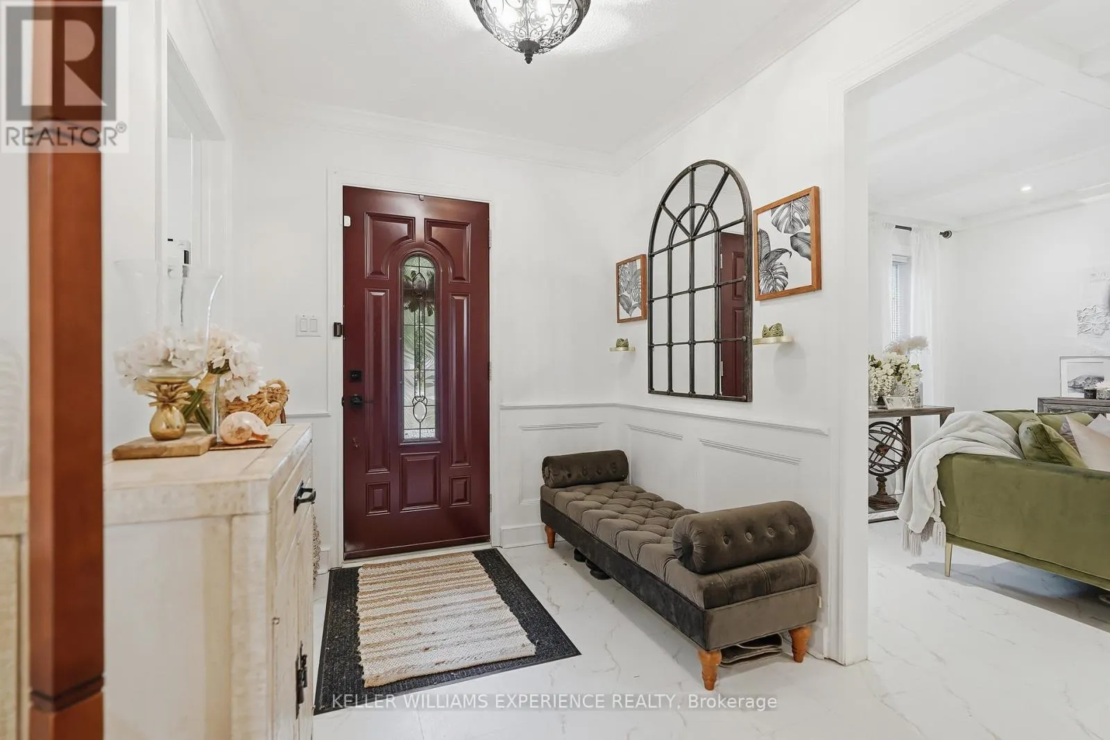 2 SEELEY COURT