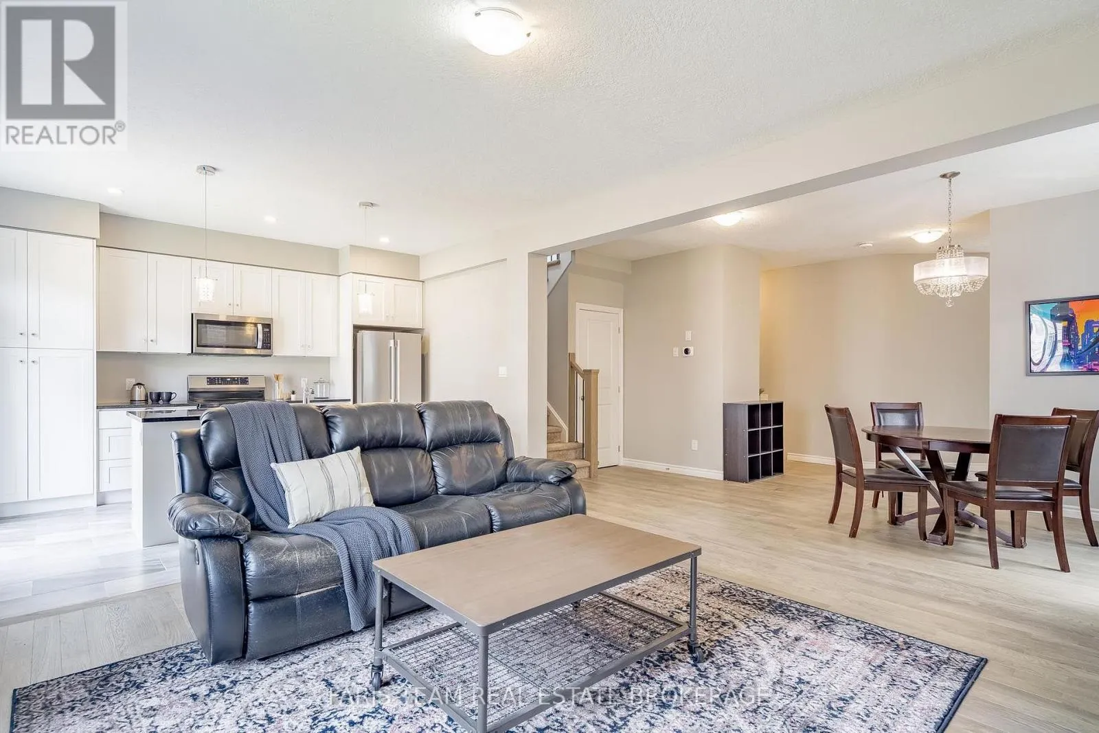 1016 WRIGHT DRIVE