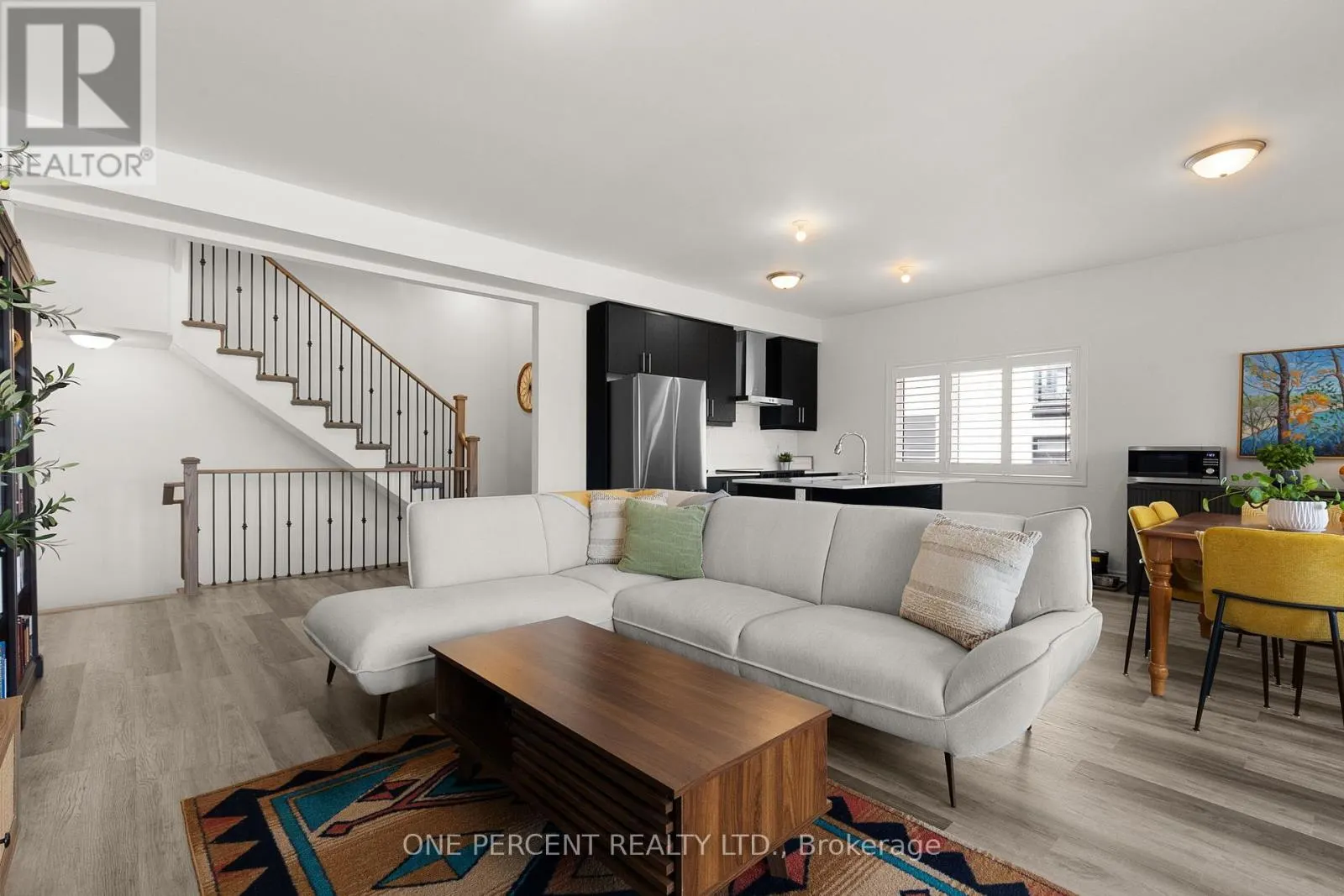 129 COLBORNE STREET E