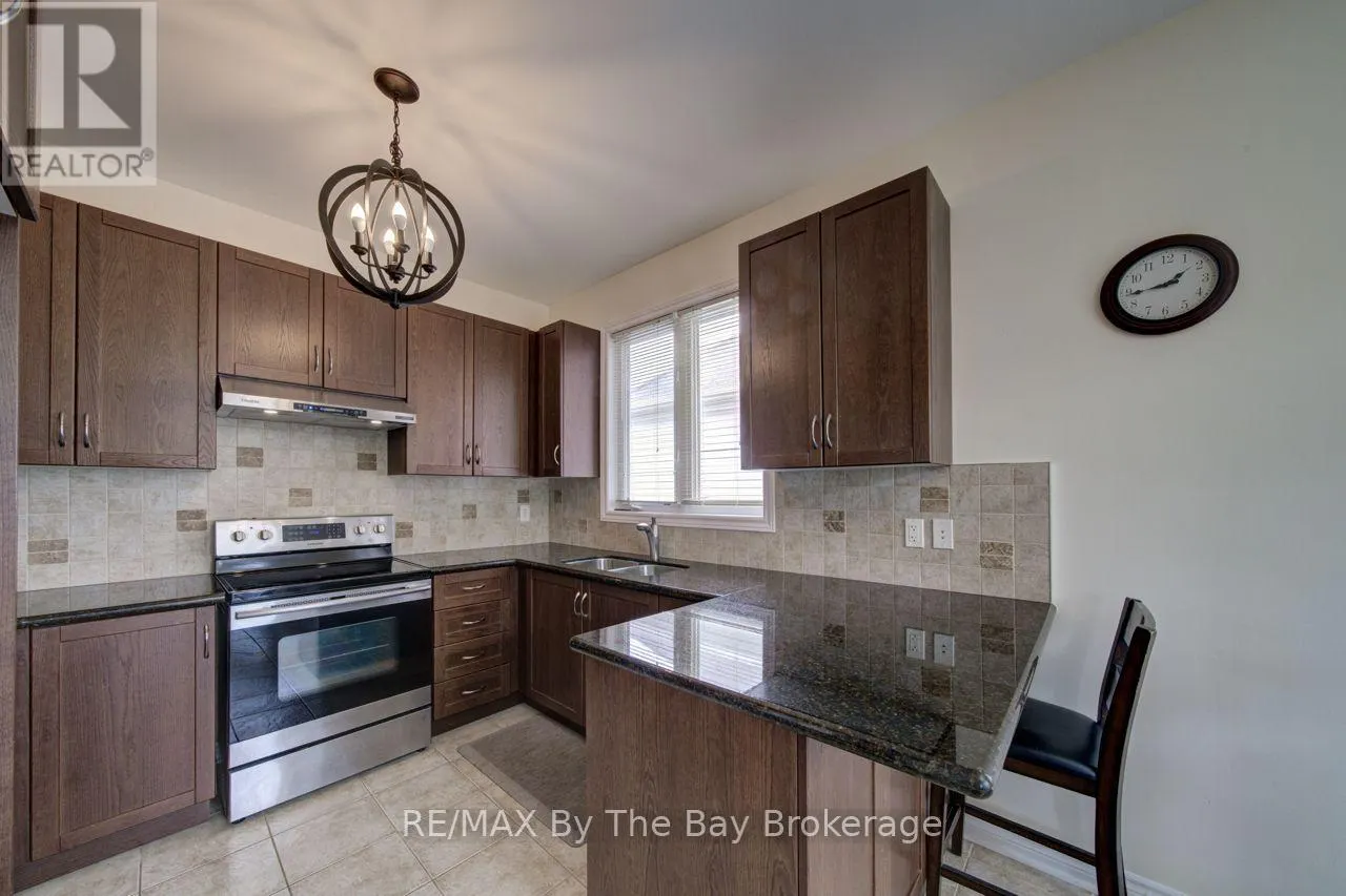11 GRAND POPLAR LANE