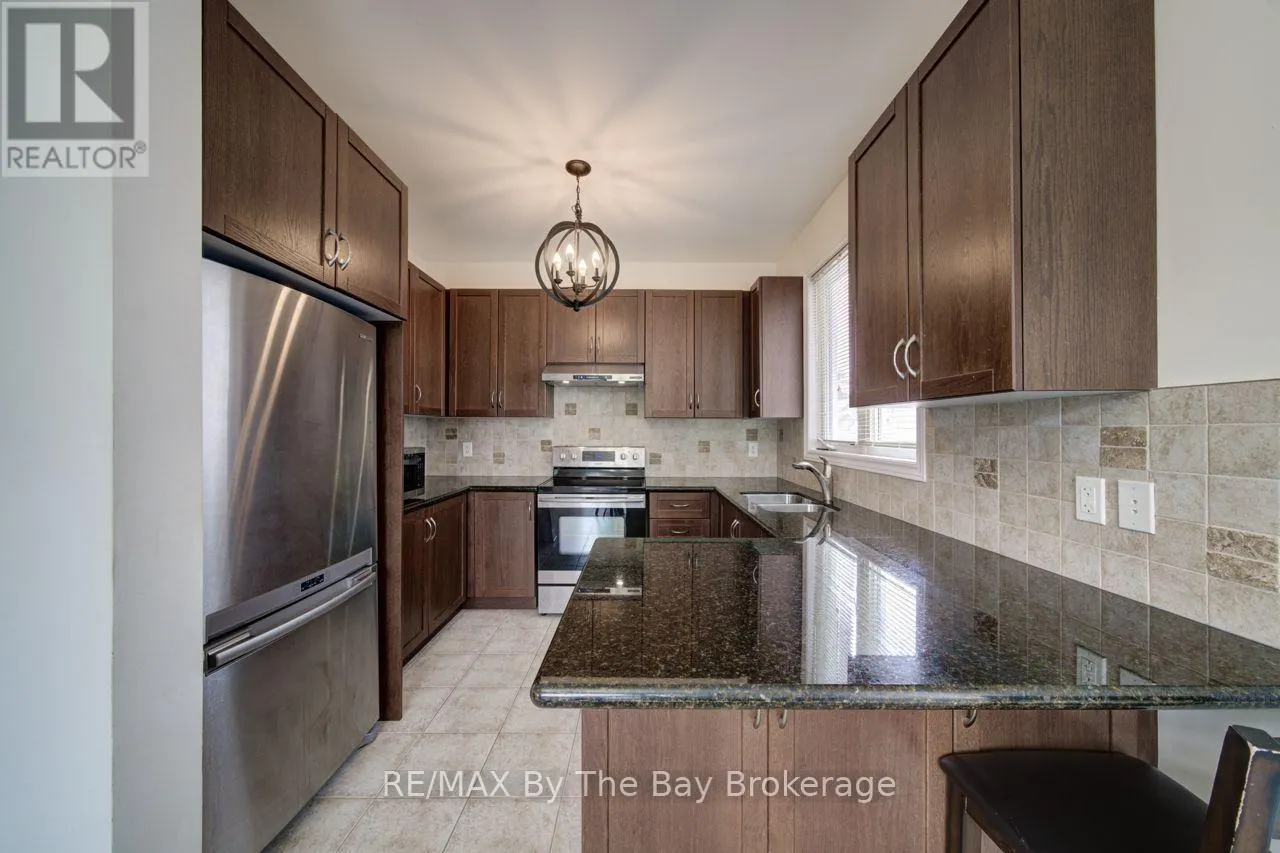 11 GRAND POPLAR LANE