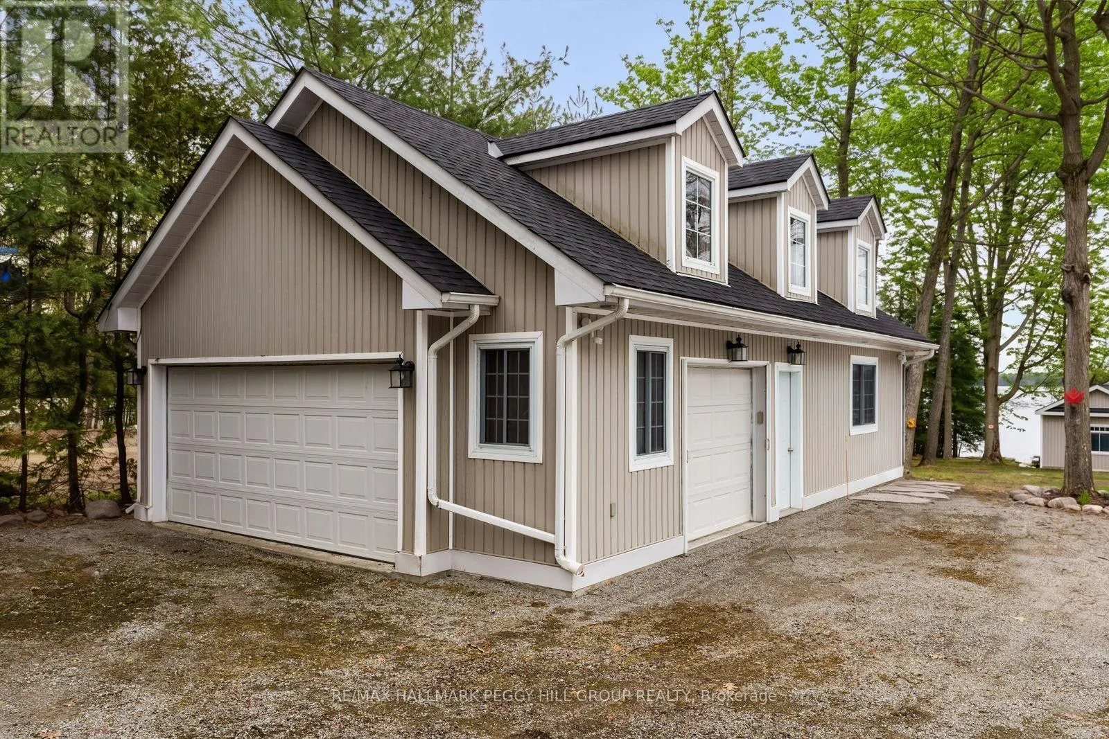 1449 CHAMPLAIN ROAD