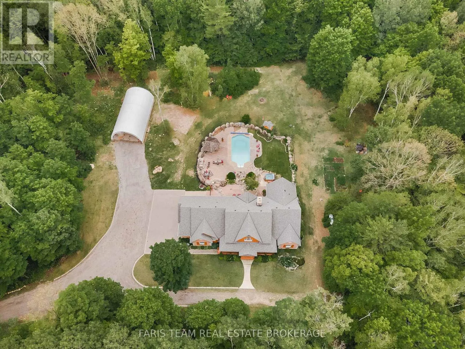 697 LAFONTAINE ROAD E