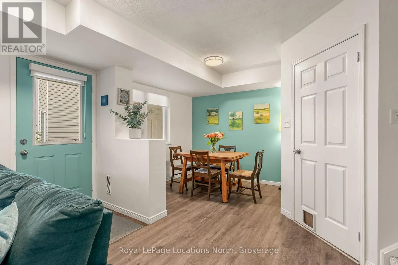 35 SUNDIAL COURT