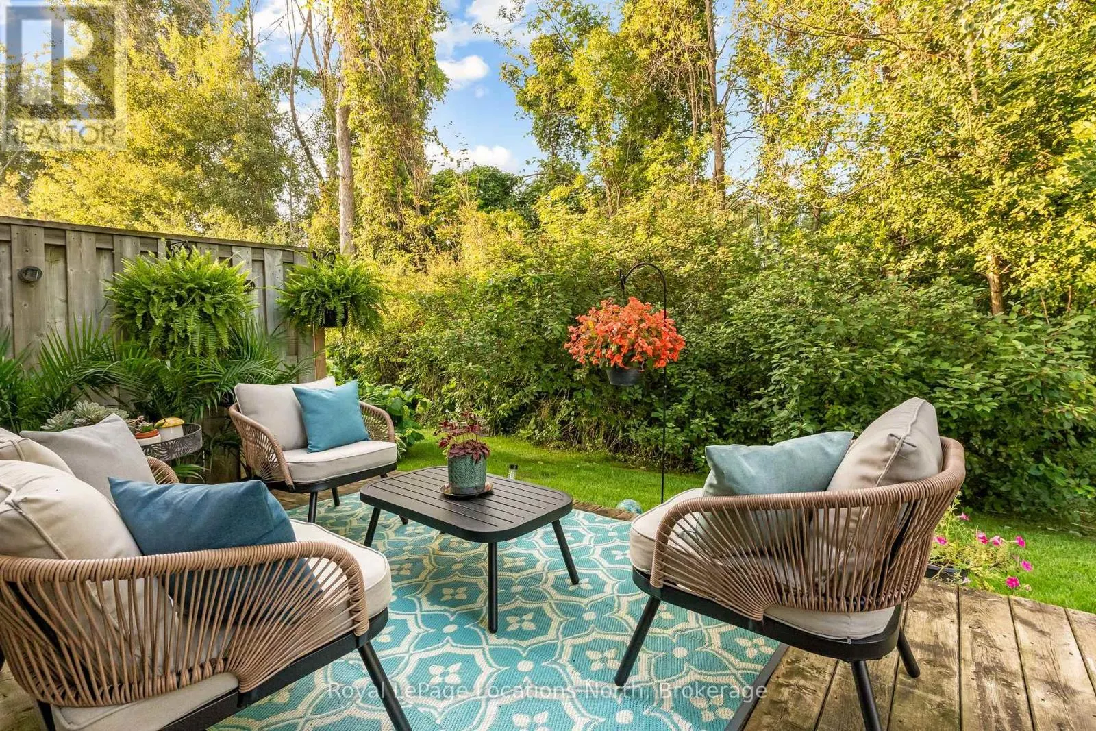 35 SUNDIAL COURT