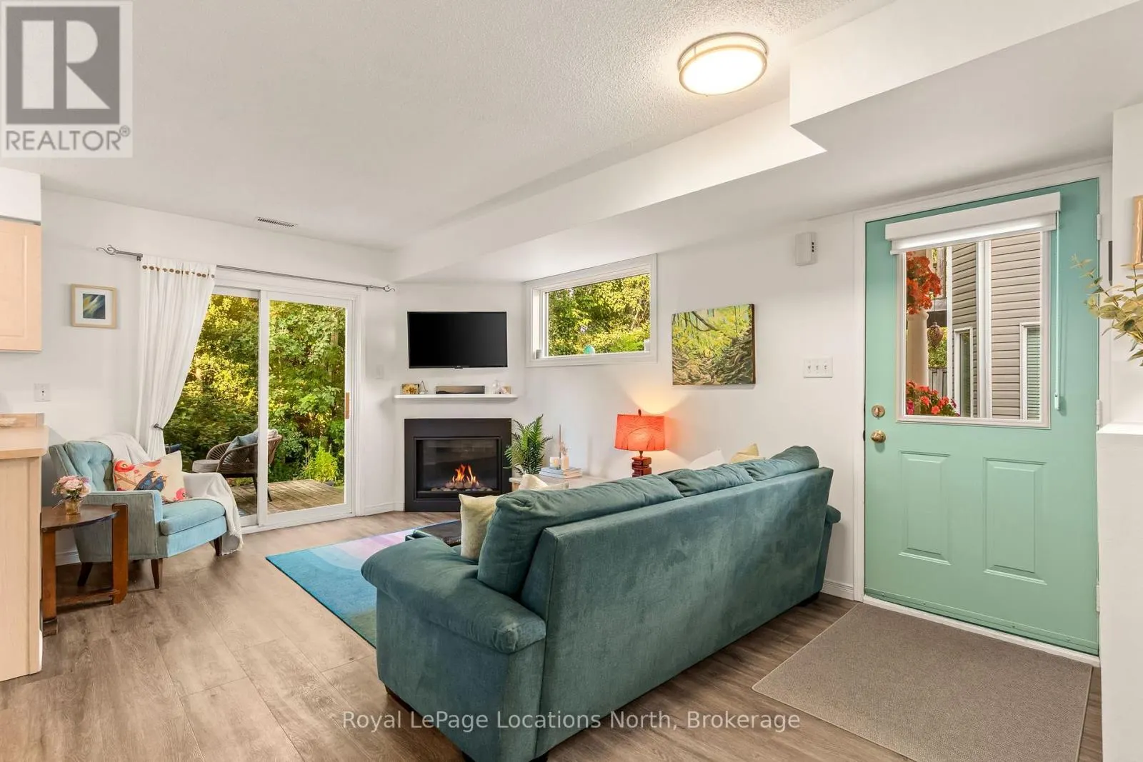 35 SUNDIAL COURT