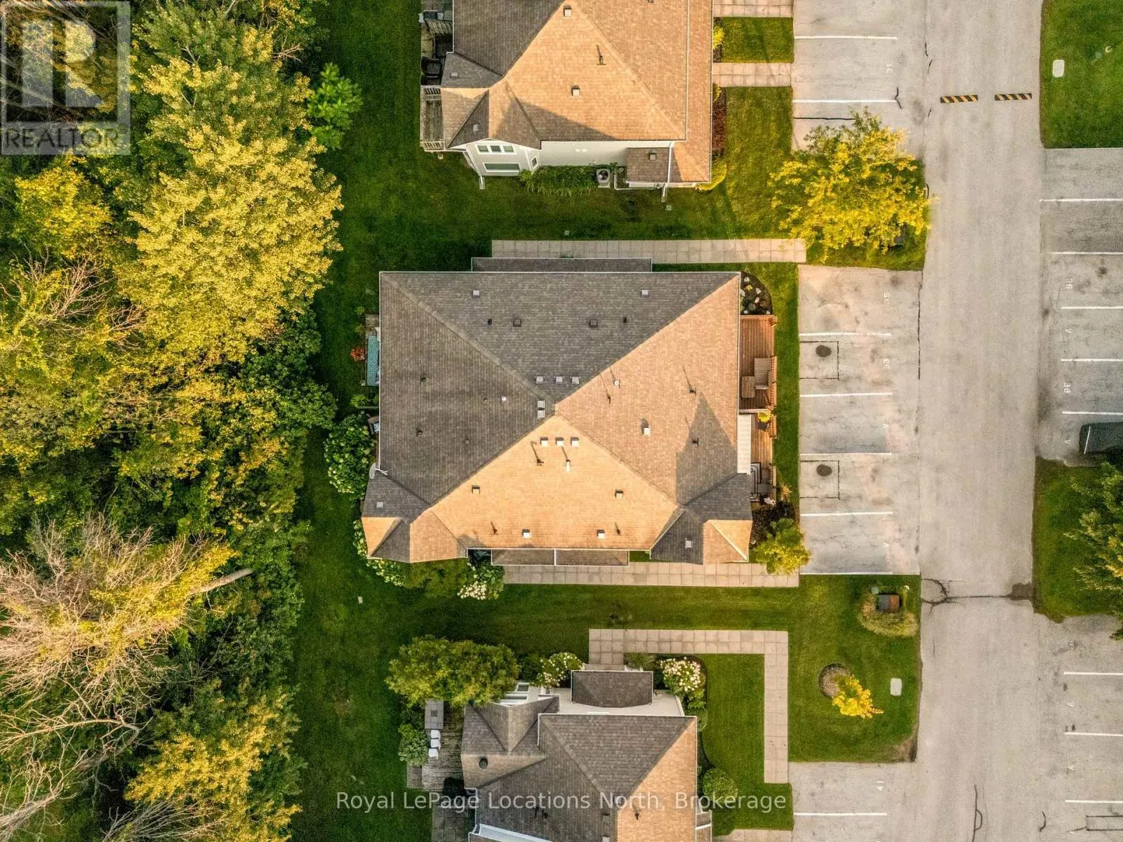 35 SUNDIAL COURT