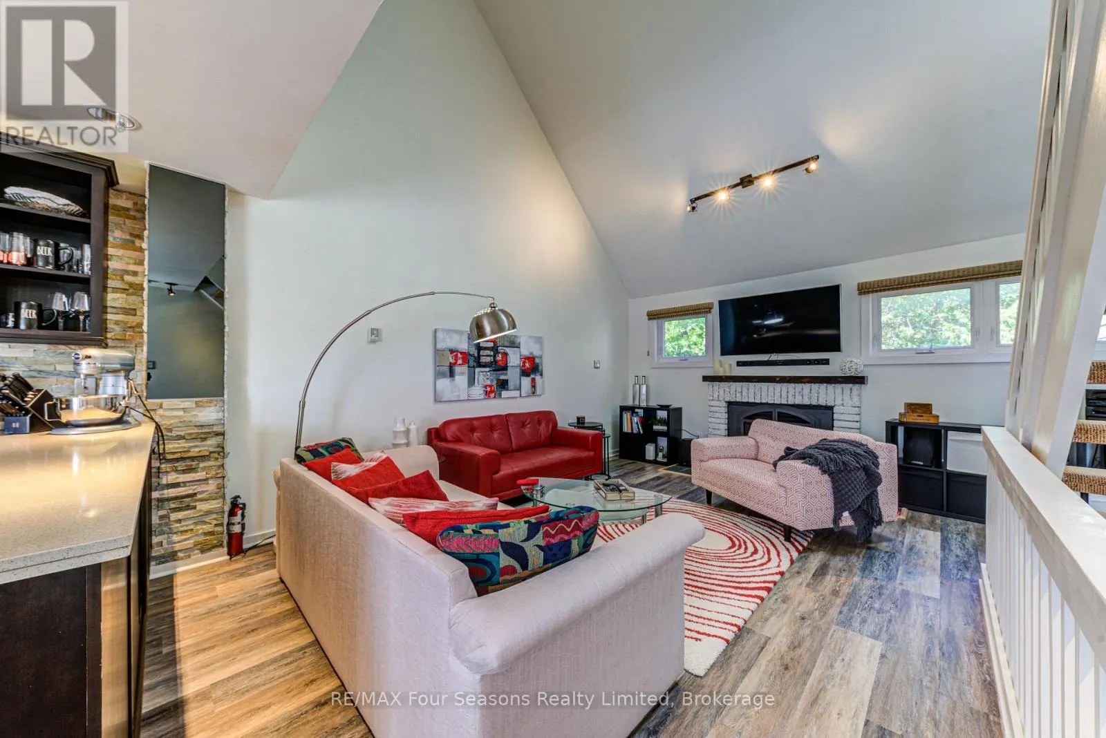 471 OXBOW CRESCENT