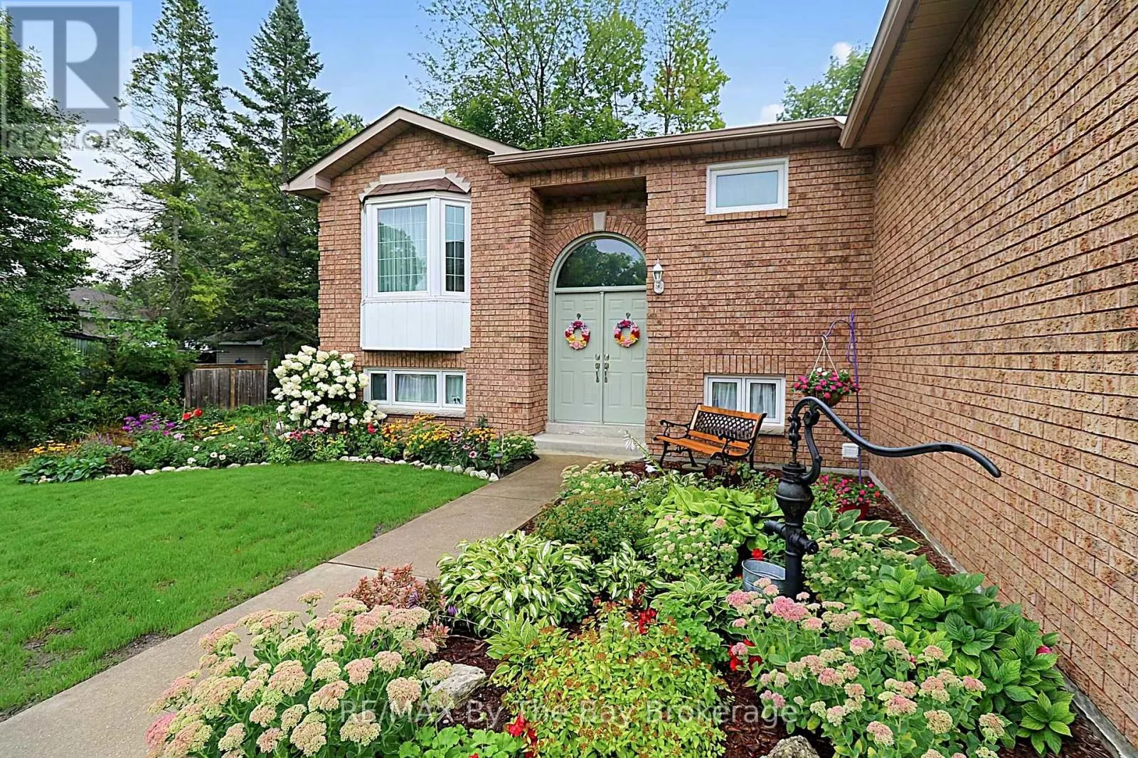 49 ROYAL BEECH DRIVE
