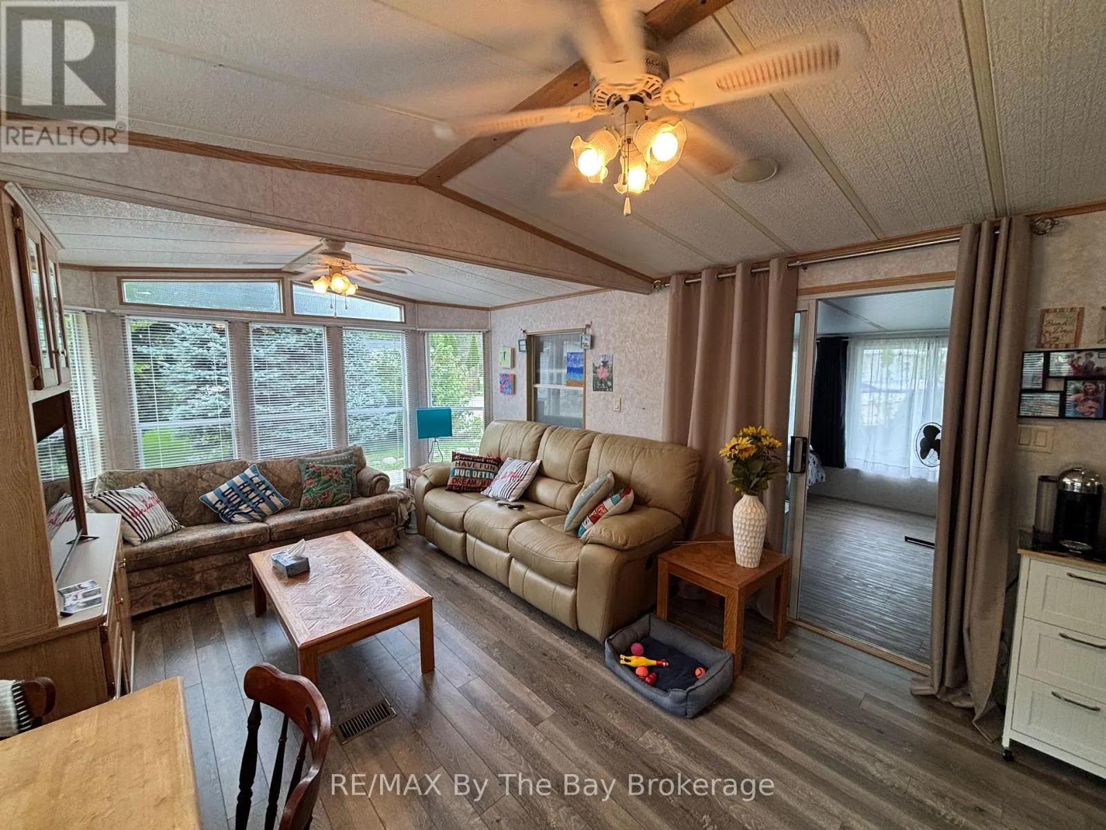 168 - 85 THEME PARK DRIVE #168