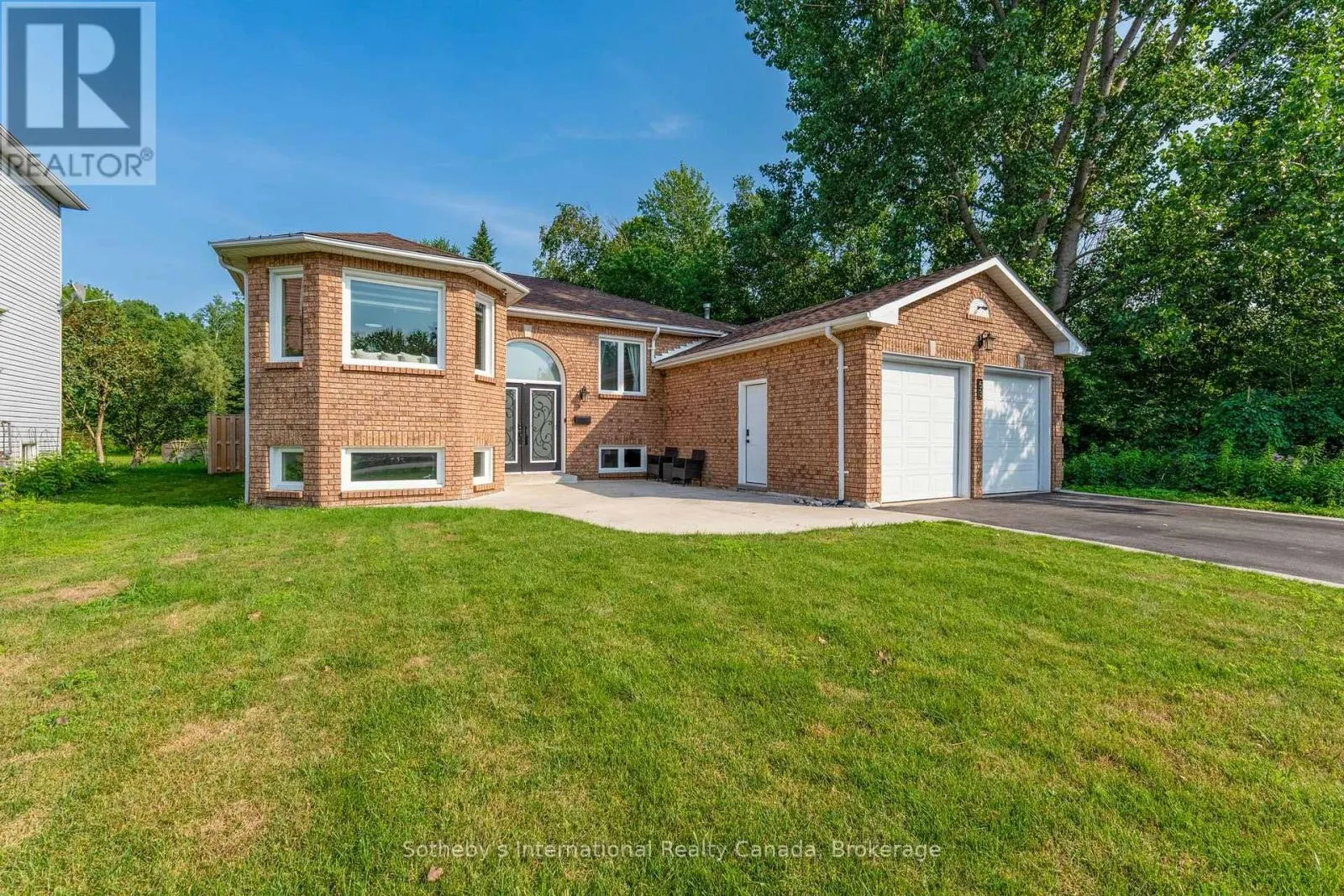53 ROYAL BEECH DRIVE