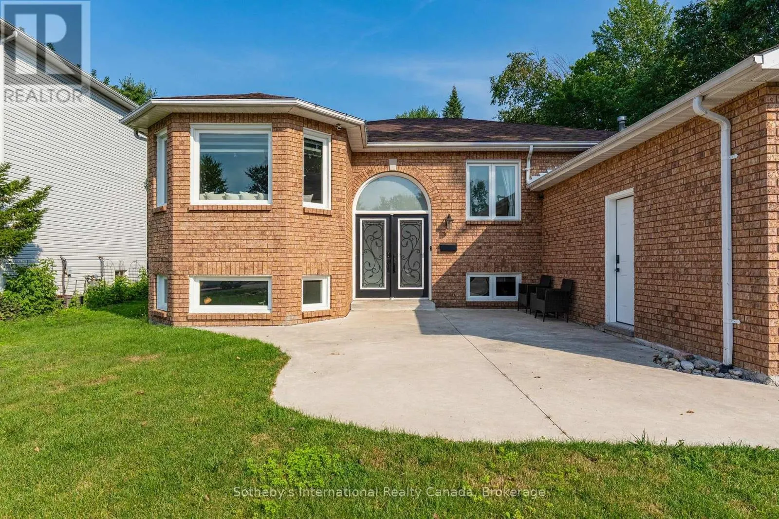 53 ROYAL BEECH DRIVE