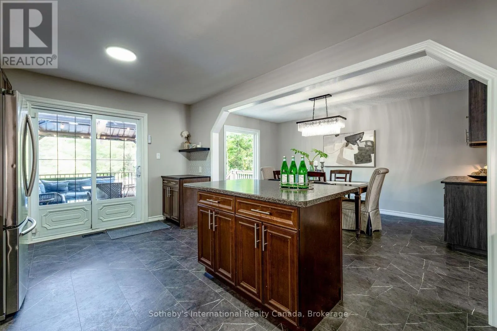 53 ROYAL BEECH DRIVE