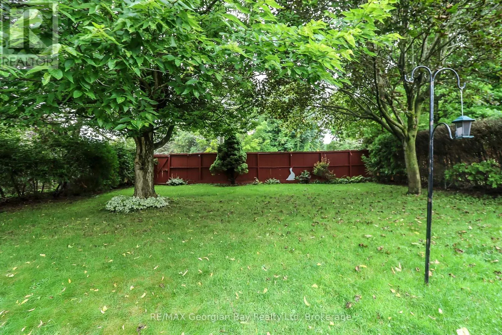 718 BIRCHWOOD DRIVE