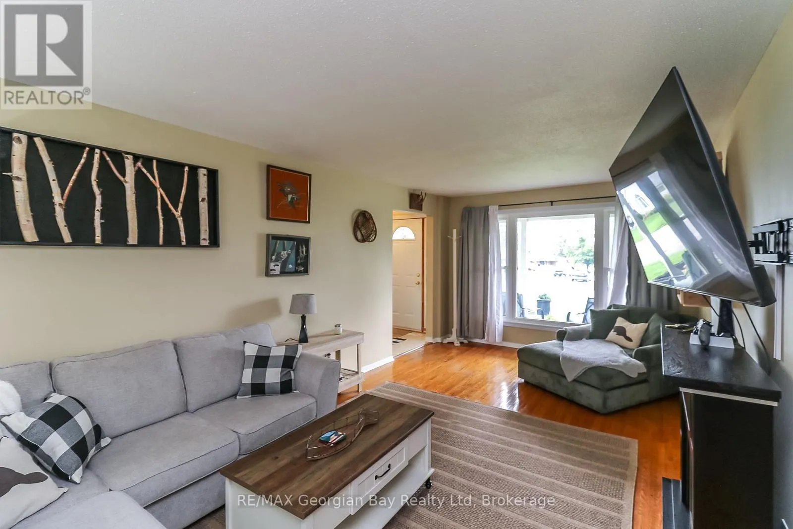 718 BIRCHWOOD DRIVE