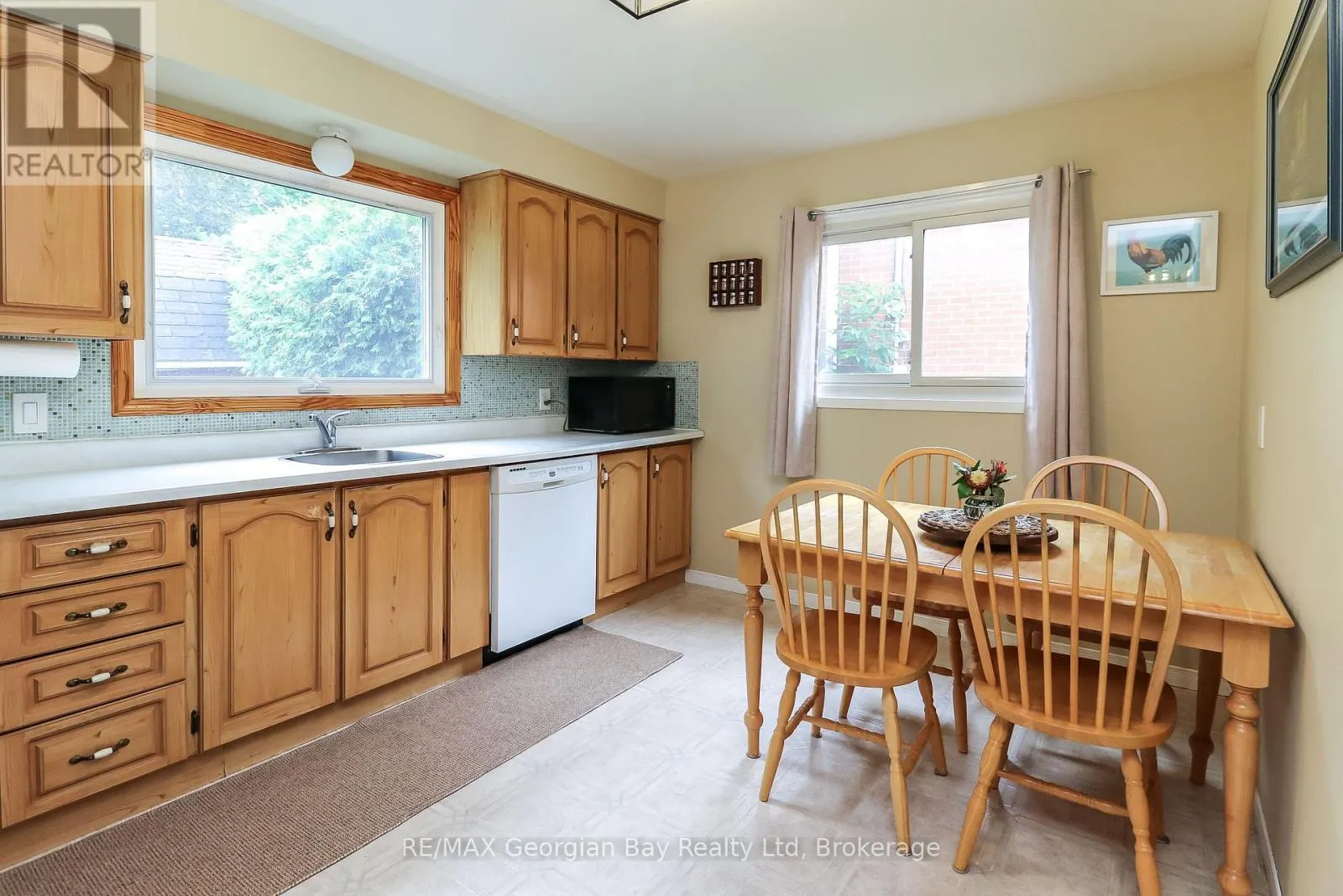 718 BIRCHWOOD DRIVE
