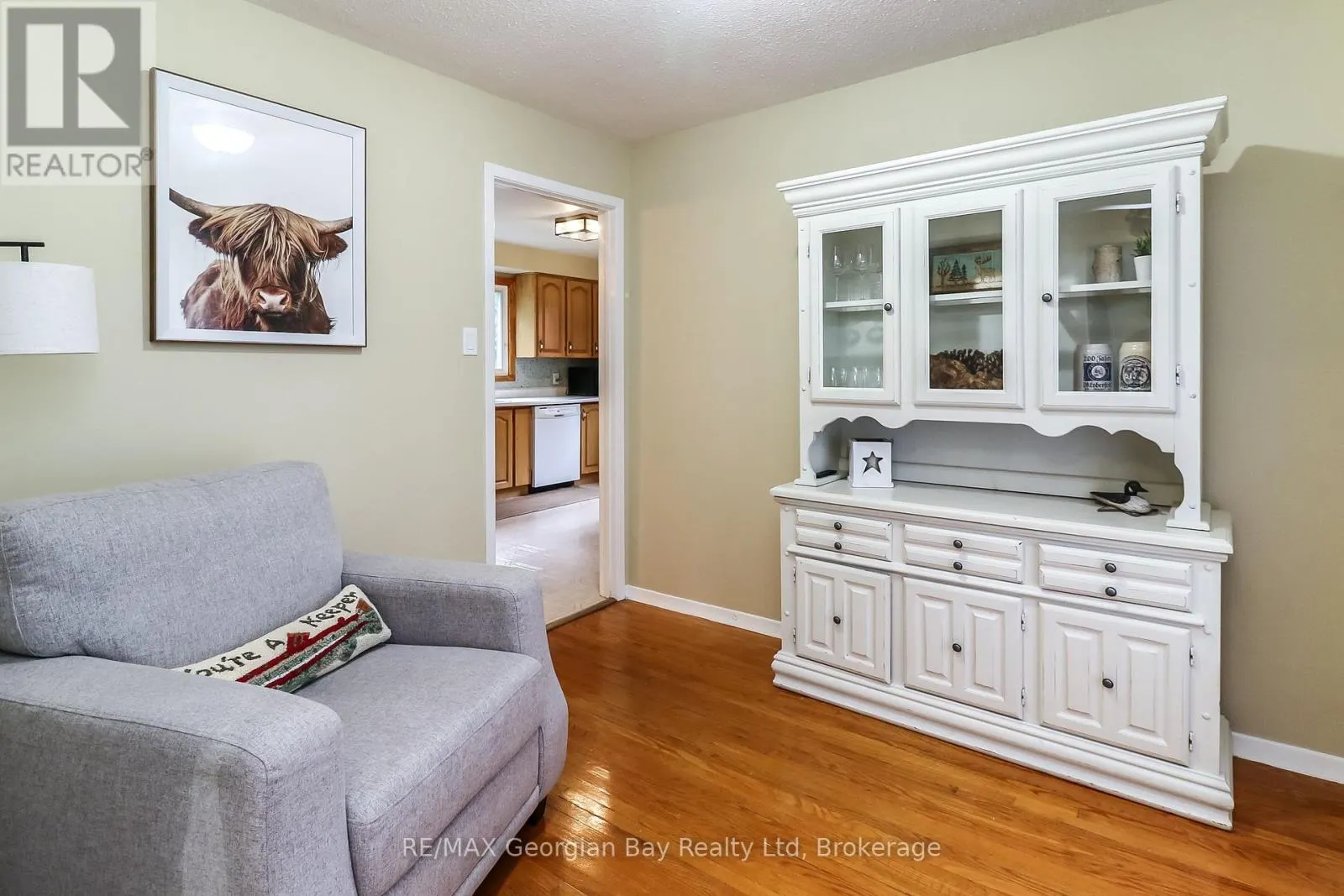 718 BIRCHWOOD DRIVE