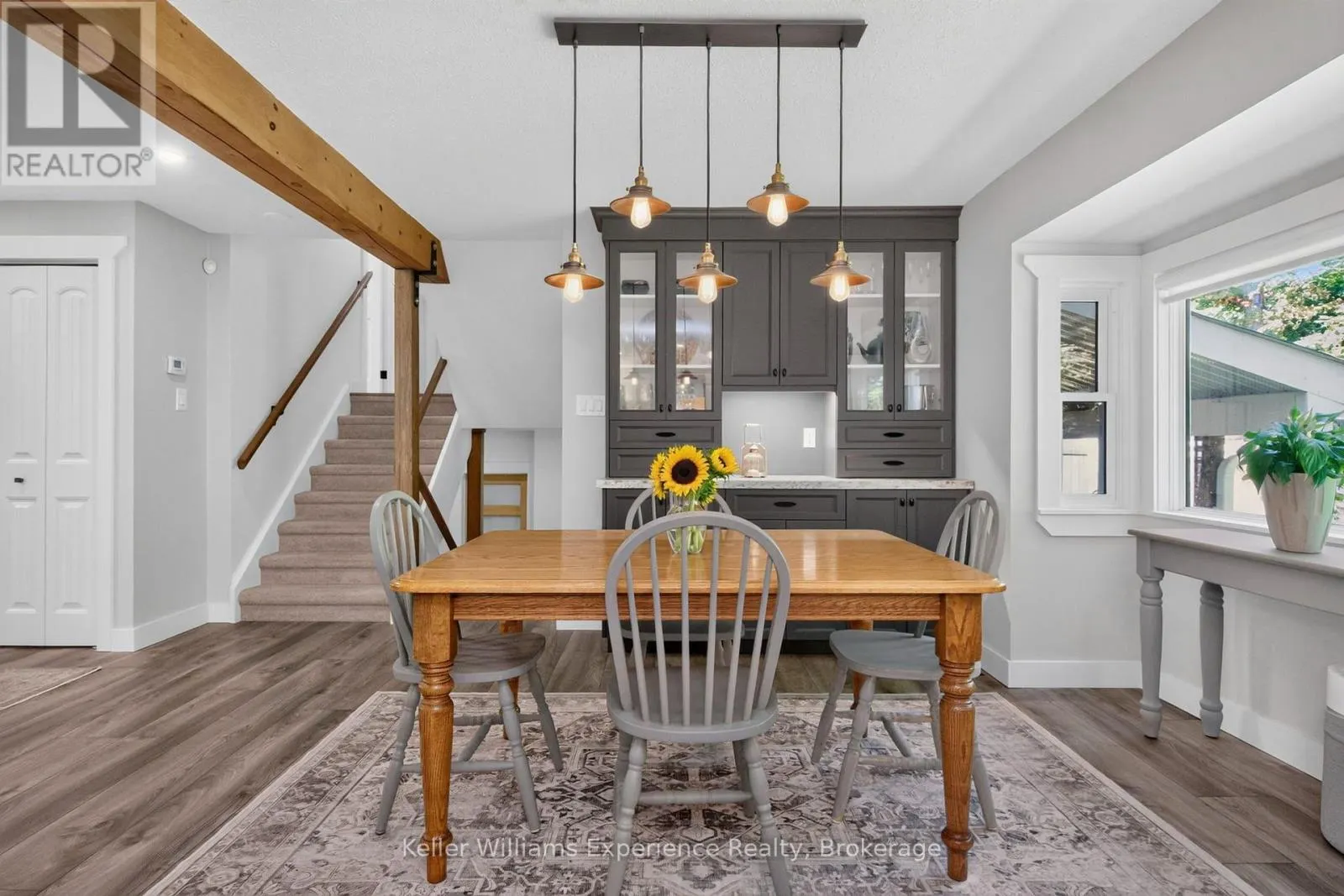 469 PARKVIEW COURT