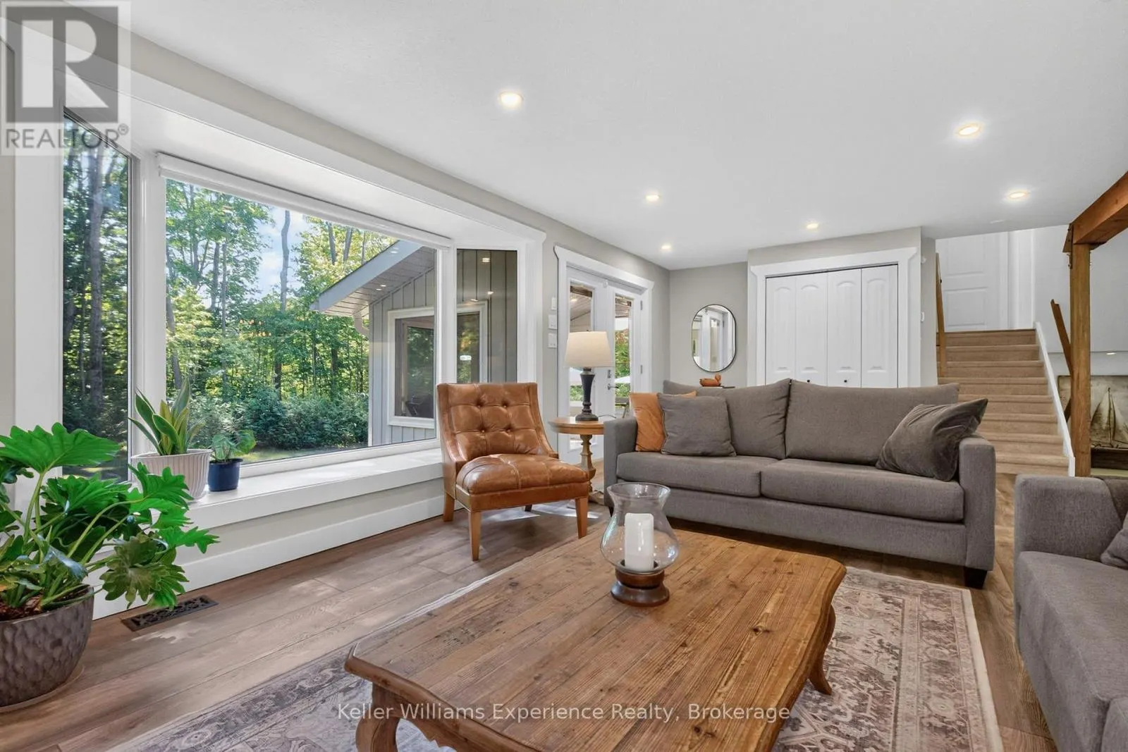 469 PARKVIEW COURT