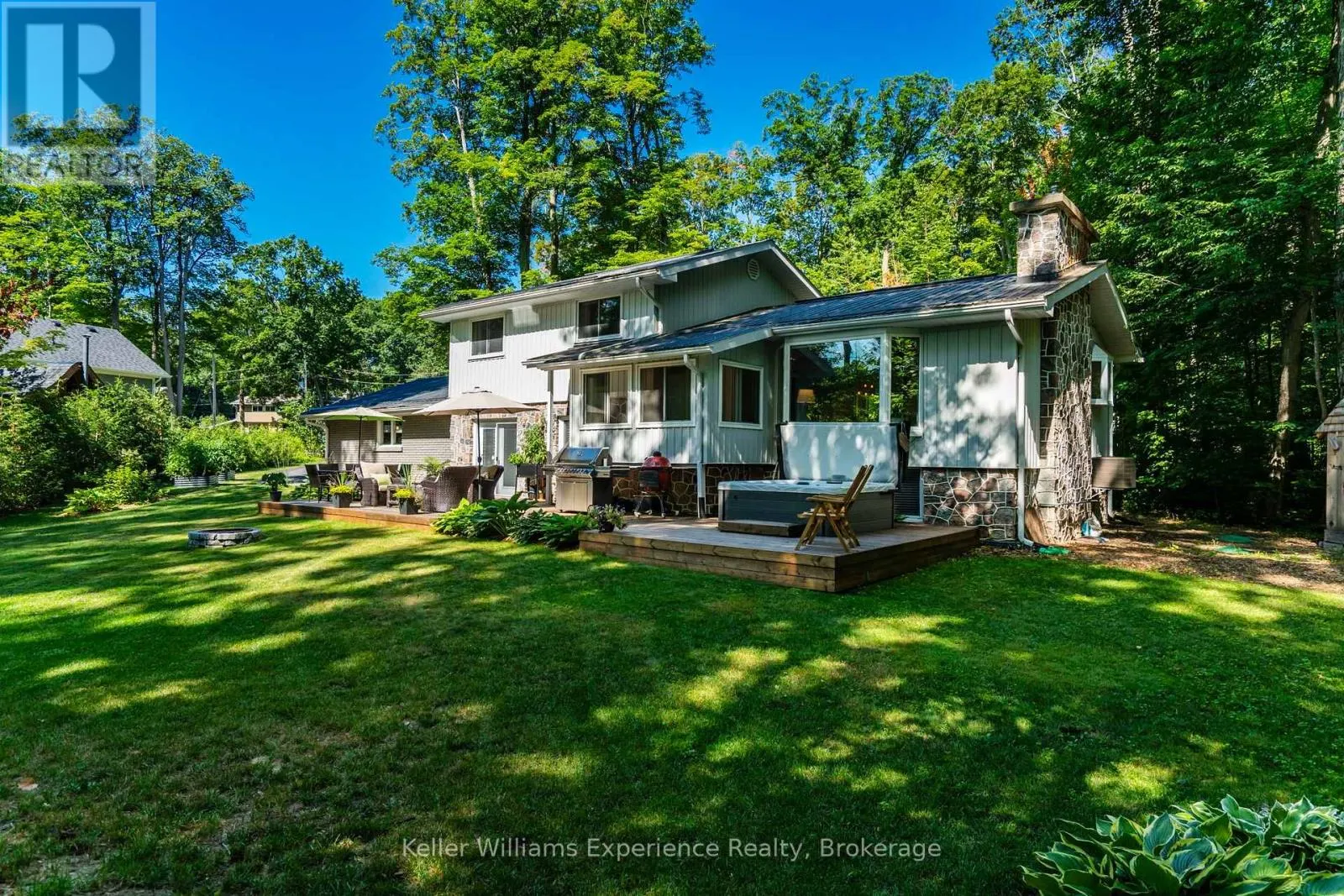 469 PARKVIEW COURT