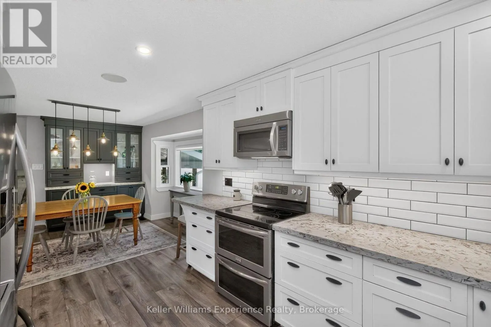 469 PARKVIEW COURT