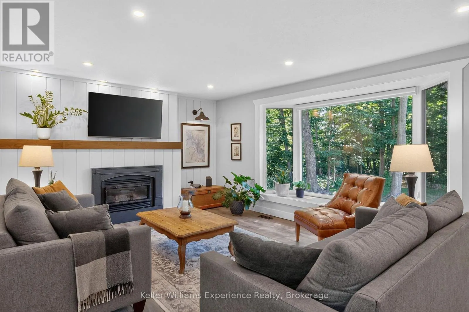 469 PARKVIEW COURT