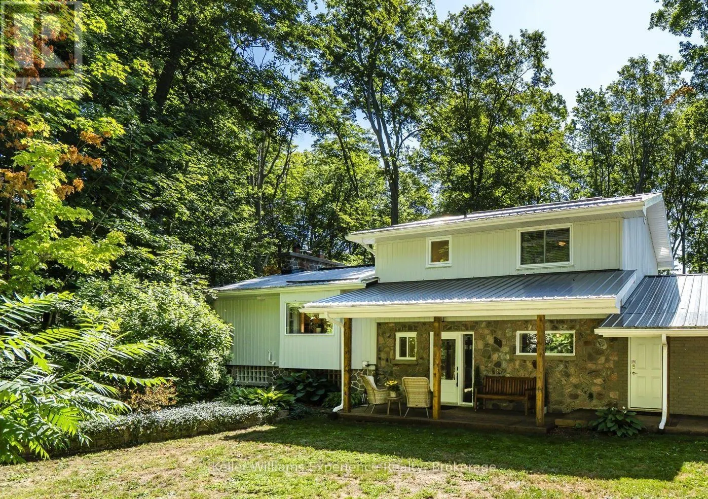 469 PARKVIEW COURT
