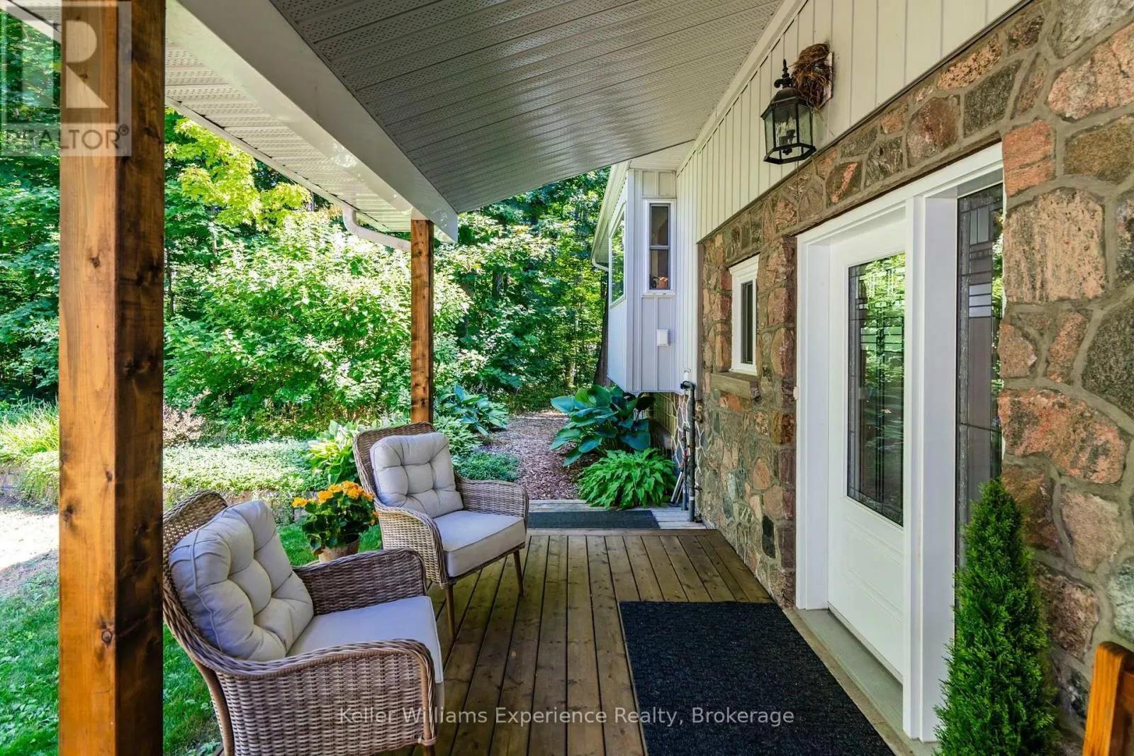 469 PARKVIEW COURT