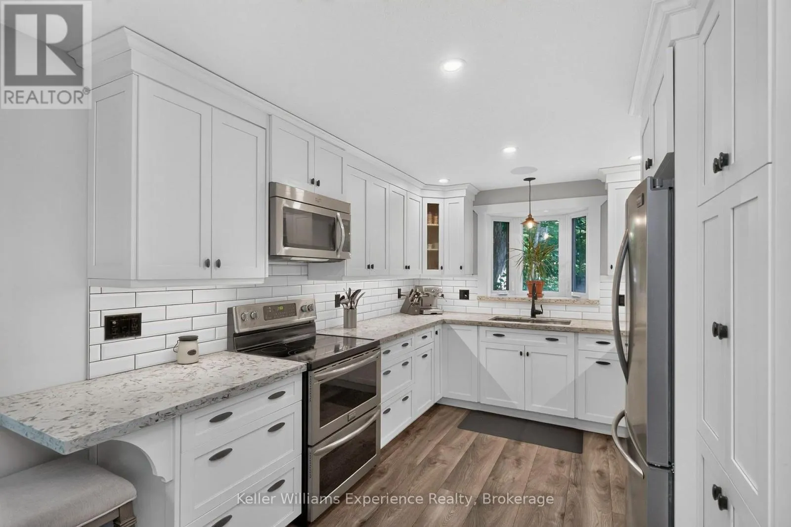 469 PARKVIEW COURT