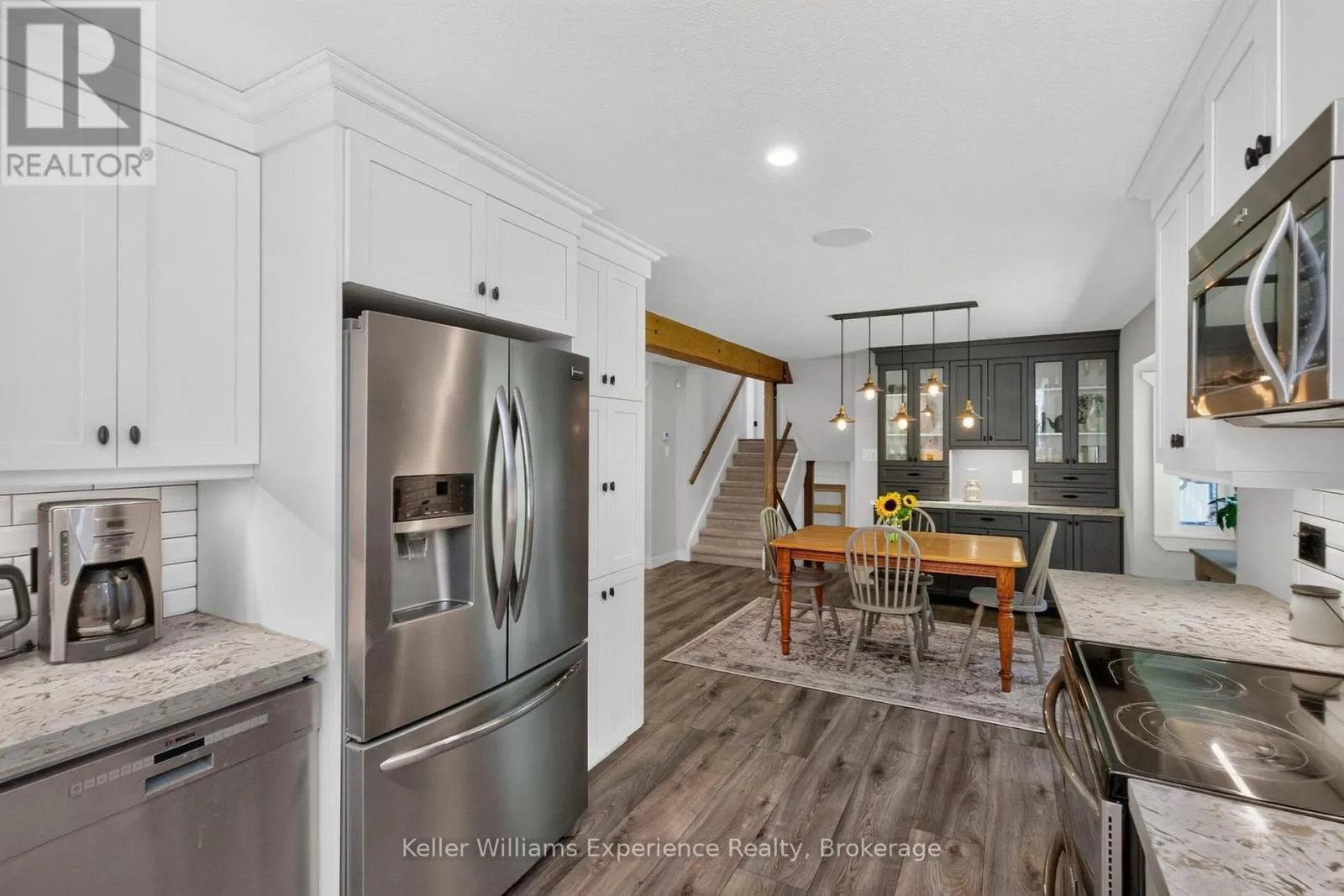 469 PARKVIEW COURT