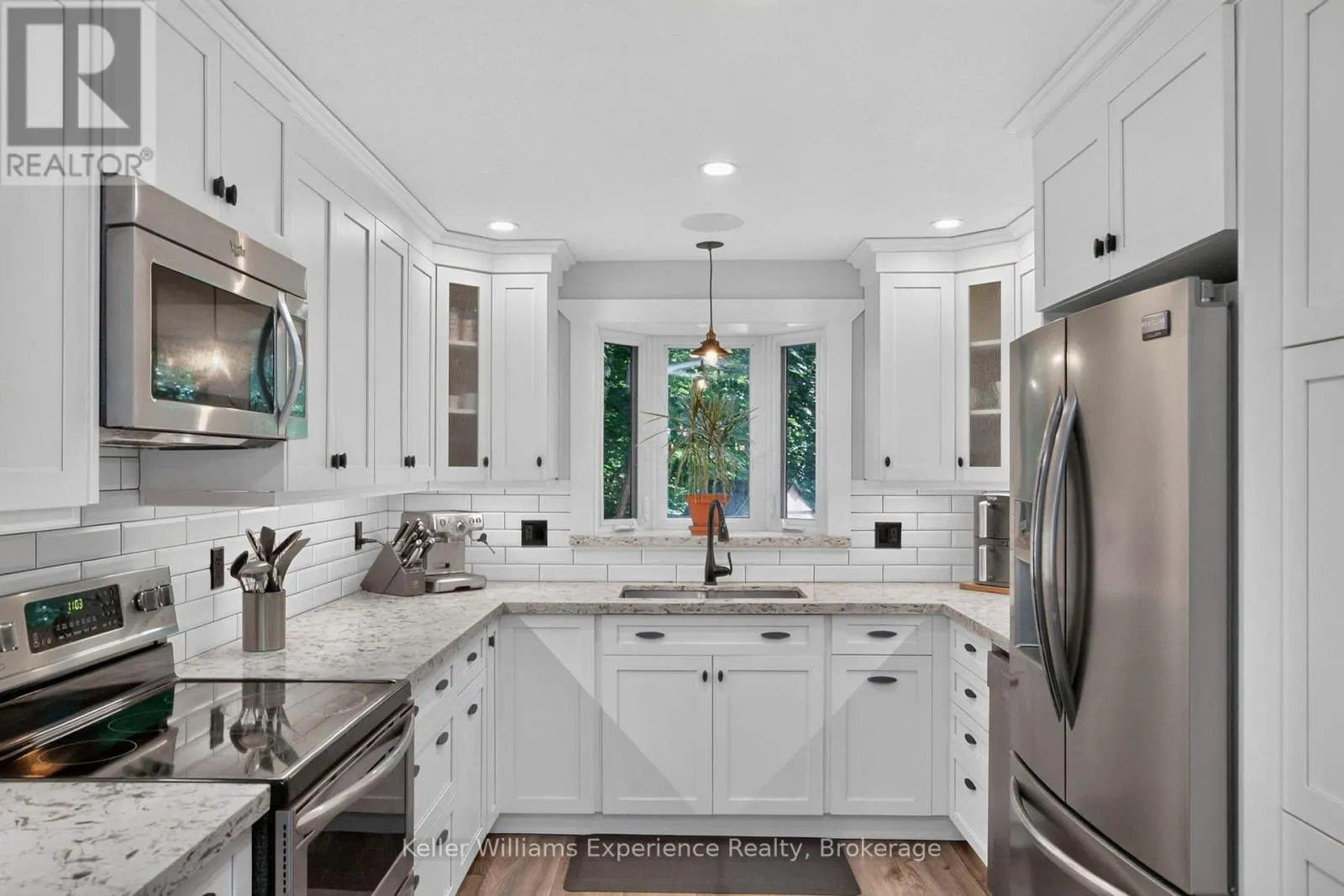 469 PARKVIEW COURT