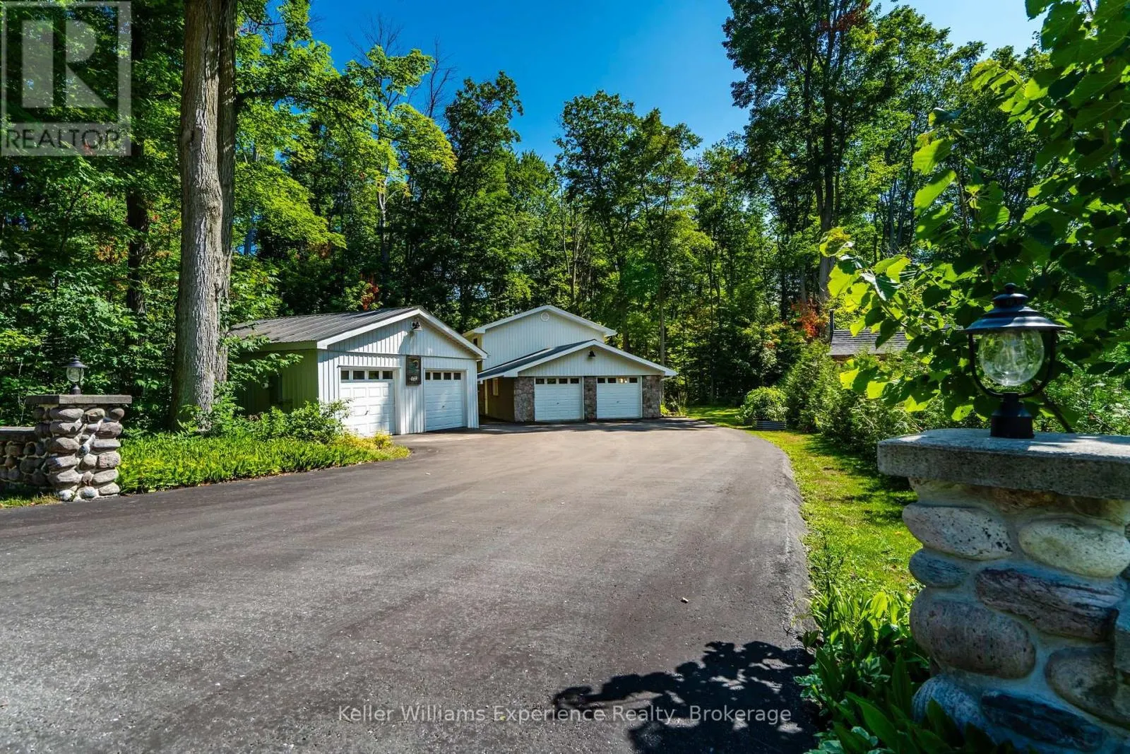 469 PARKVIEW COURT