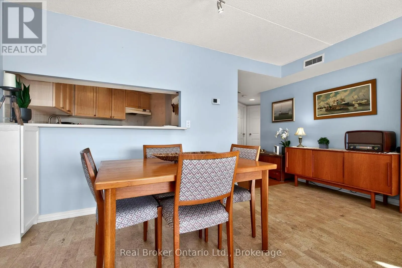 402 - 11 BECK BOULEVARD #402