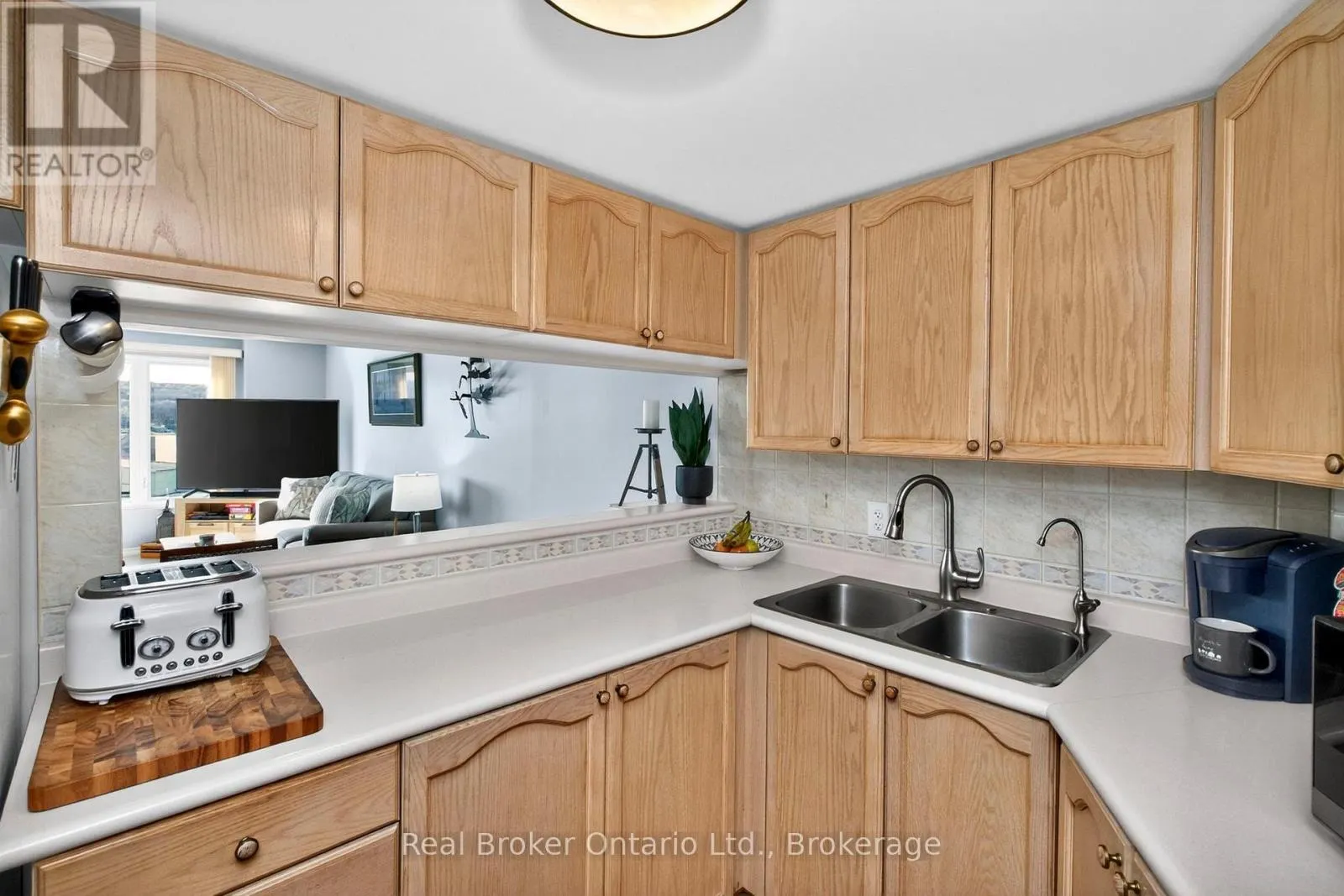 402 - 11 BECK BOULEVARD #402