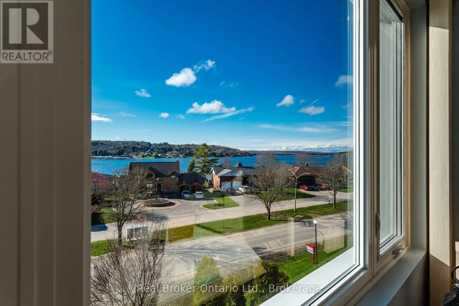 402 - 11 BECK BOULEVARD #402