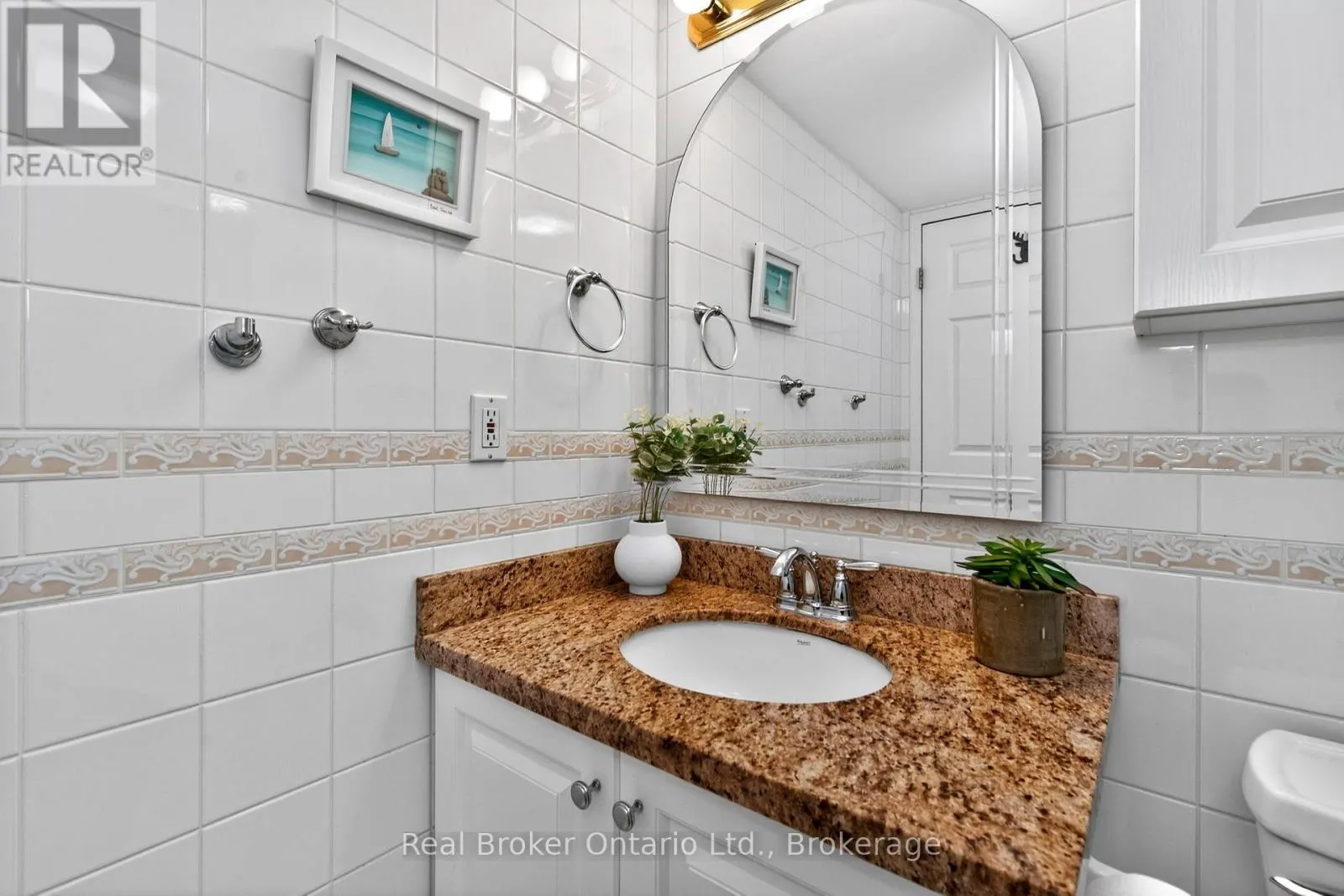 402 - 11 BECK BOULEVARD #402