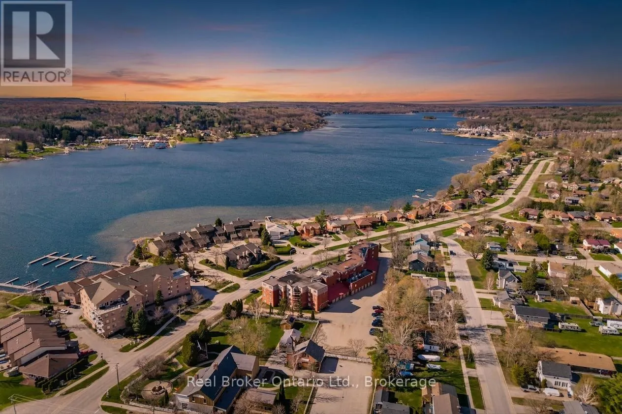 402 - 11 BECK BOULEVARD #402