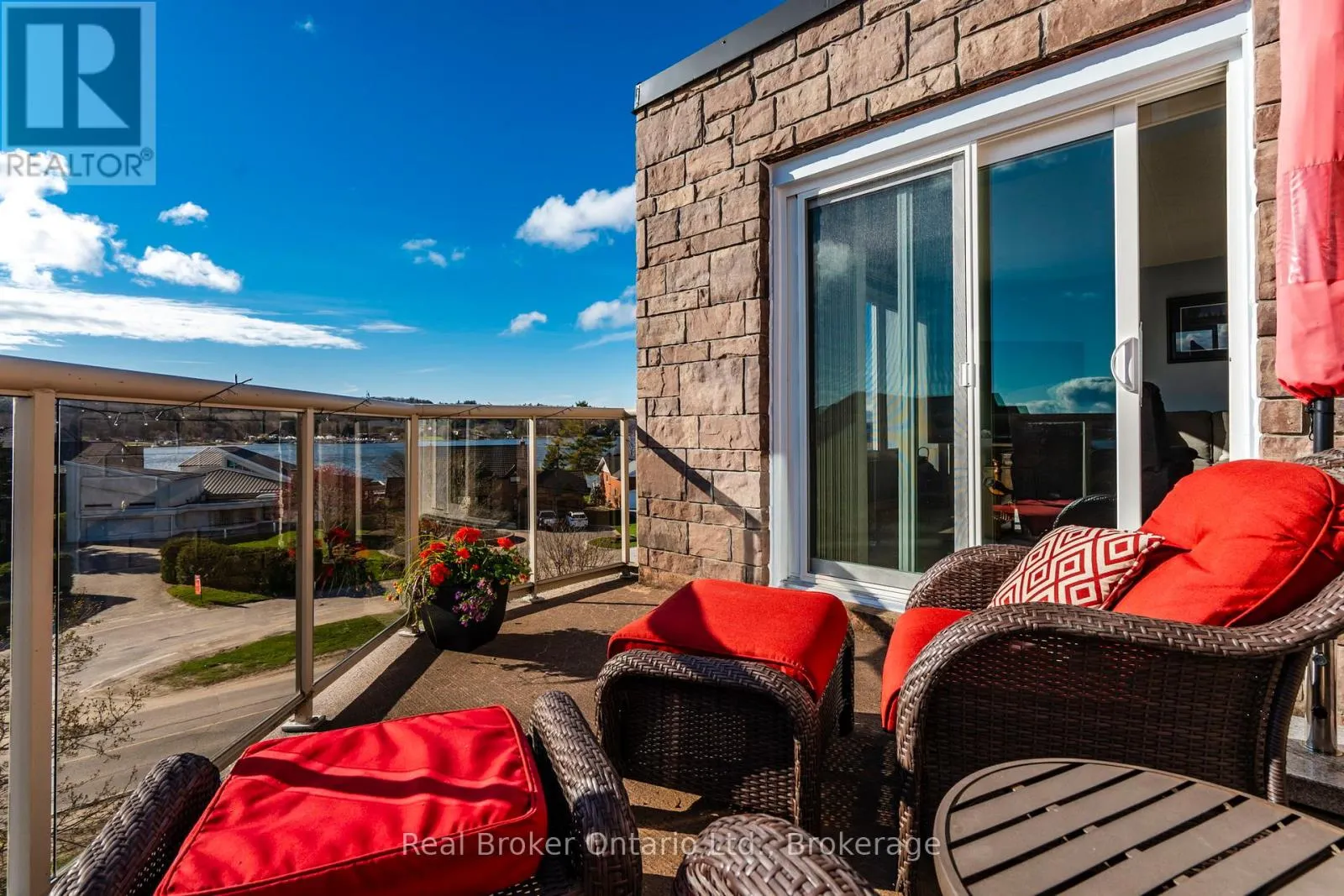 402 - 11 BECK BOULEVARD #402