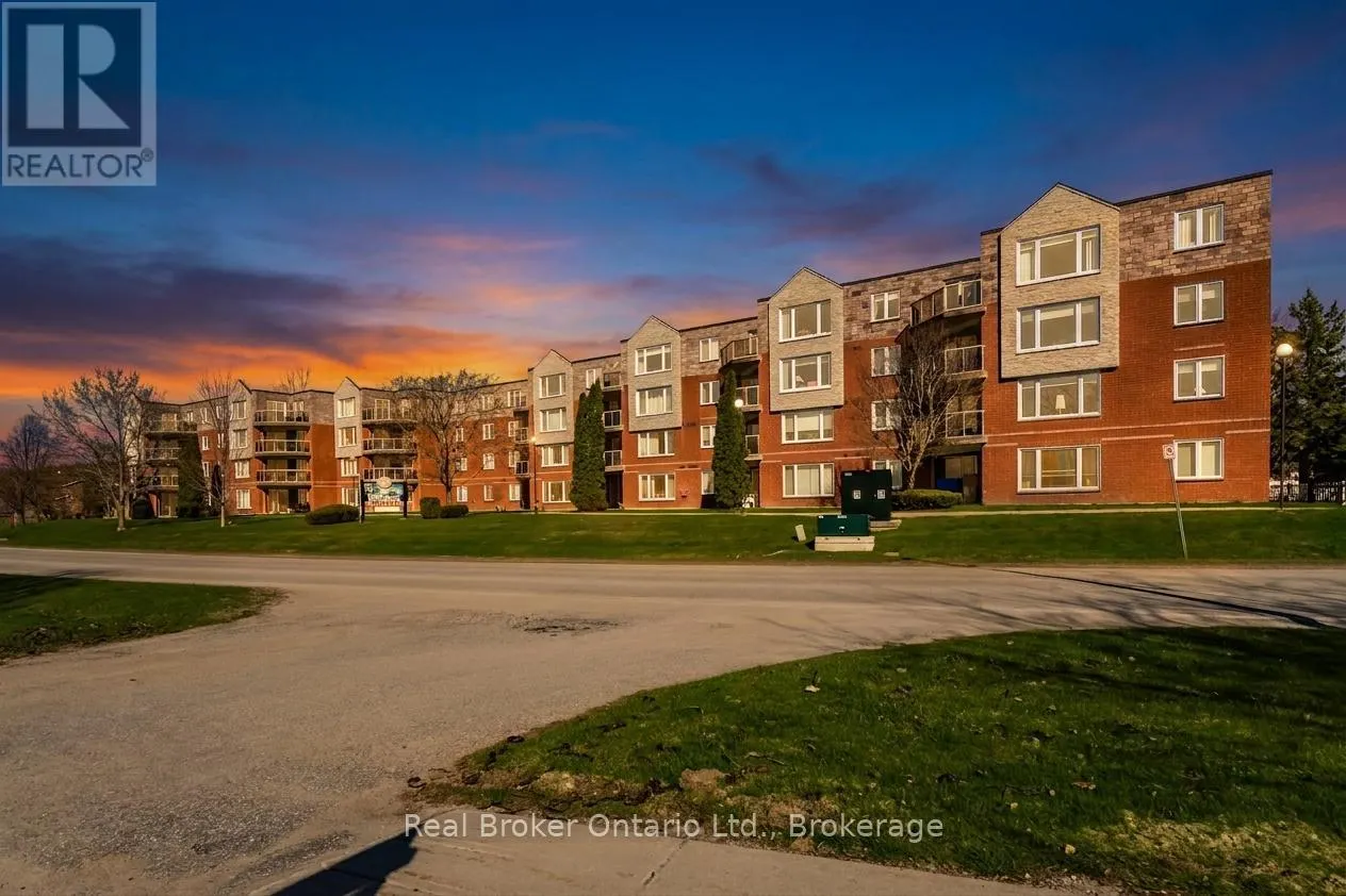 402 - 11 BECK BOULEVARD #402