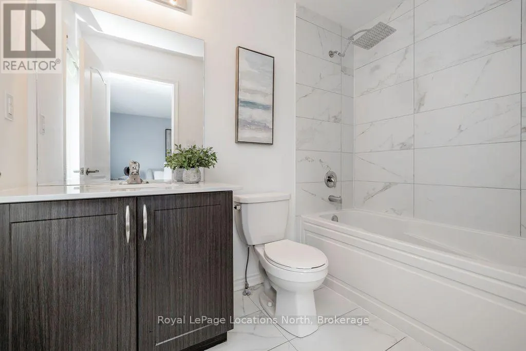11 CATAMARAN DRIVE