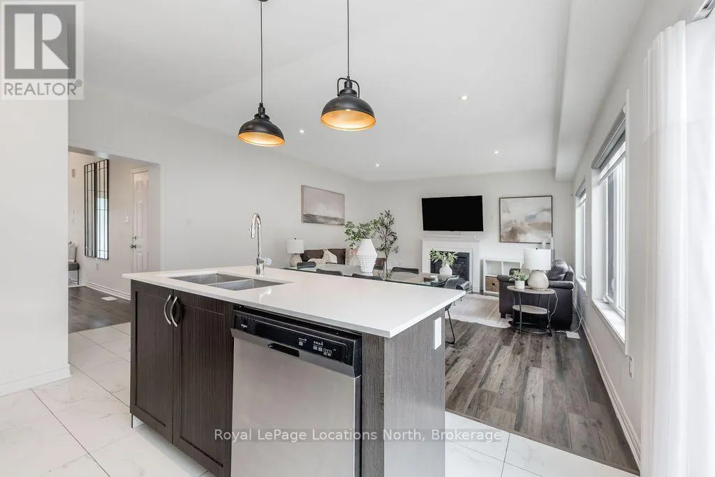 11 CATAMARAN DRIVE