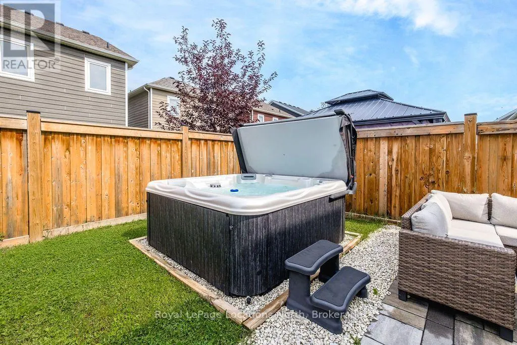 11 CATAMARAN DRIVE