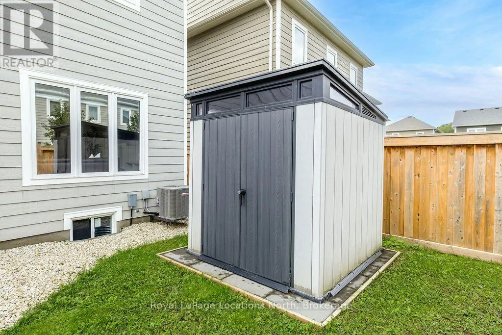 11 CATAMARAN DRIVE