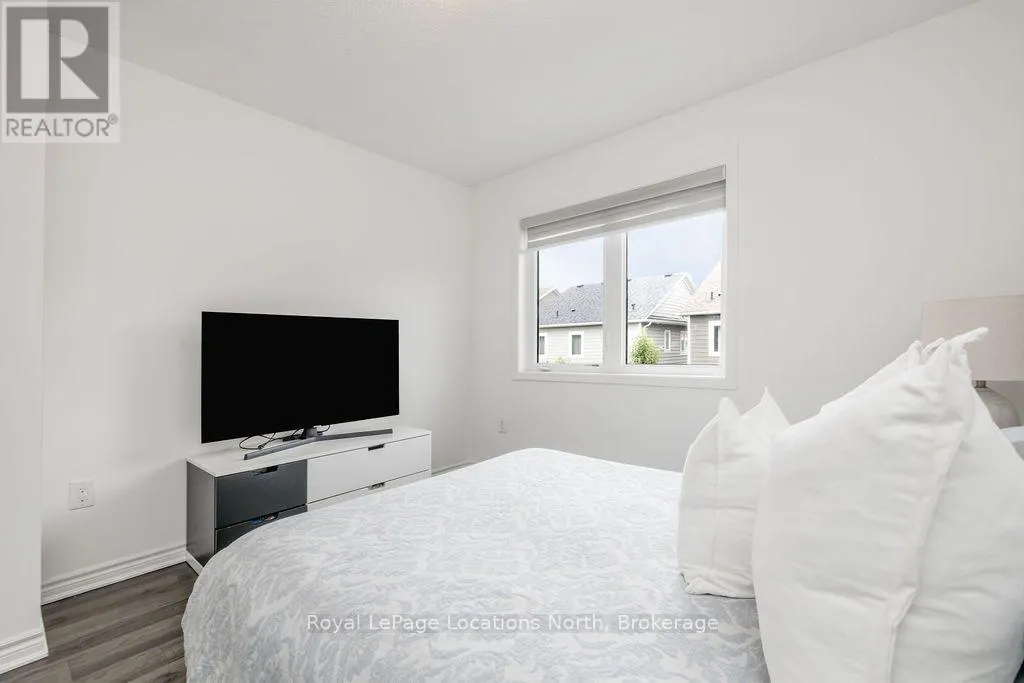 11 CATAMARAN DRIVE
