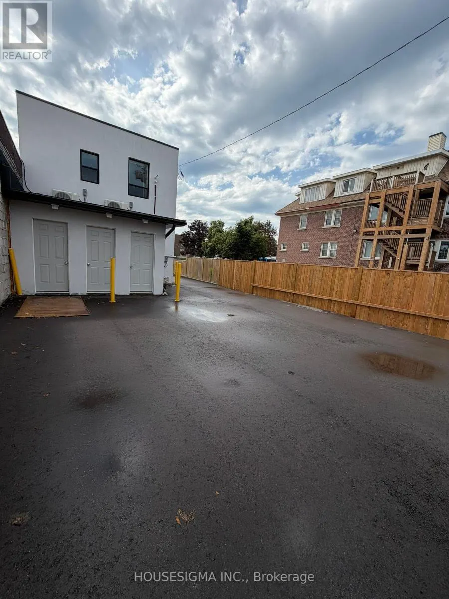 LOWER LEVEL UNIT - 28 WEST STREET N