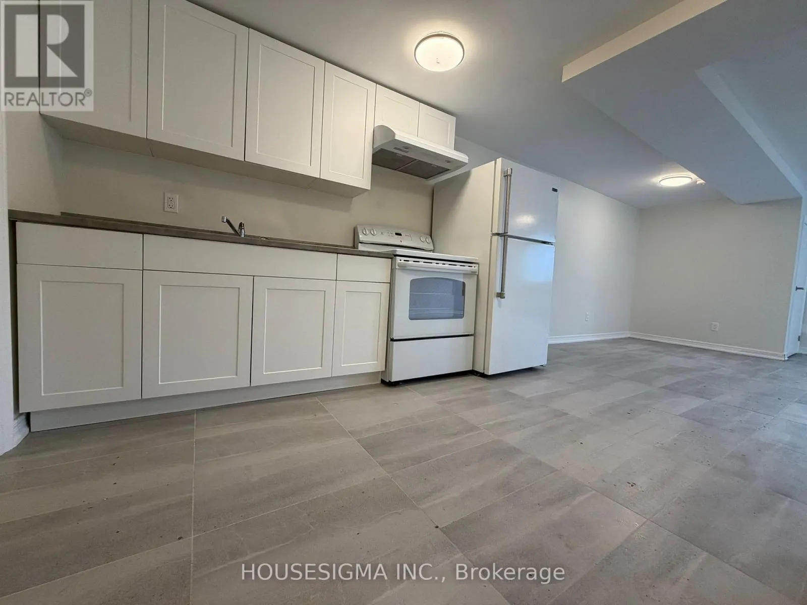 LOWER LEVEL UNIT - 28 WEST STREET N