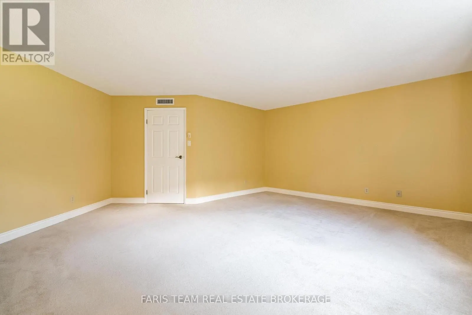 202 - 95 MATCHEDASH STREET N